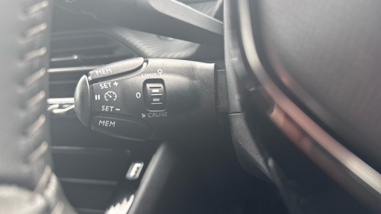 Peugeot 208 1.2 PureTech Active Premium + 5dr Petrol Hatchback